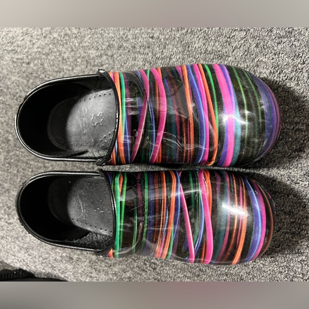 Dansko 36 woman’s clogs
